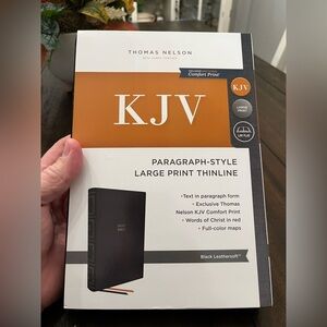 Bible: Thomas Nelson KJV Paragraph Style - Large Print Thinline New in the Box